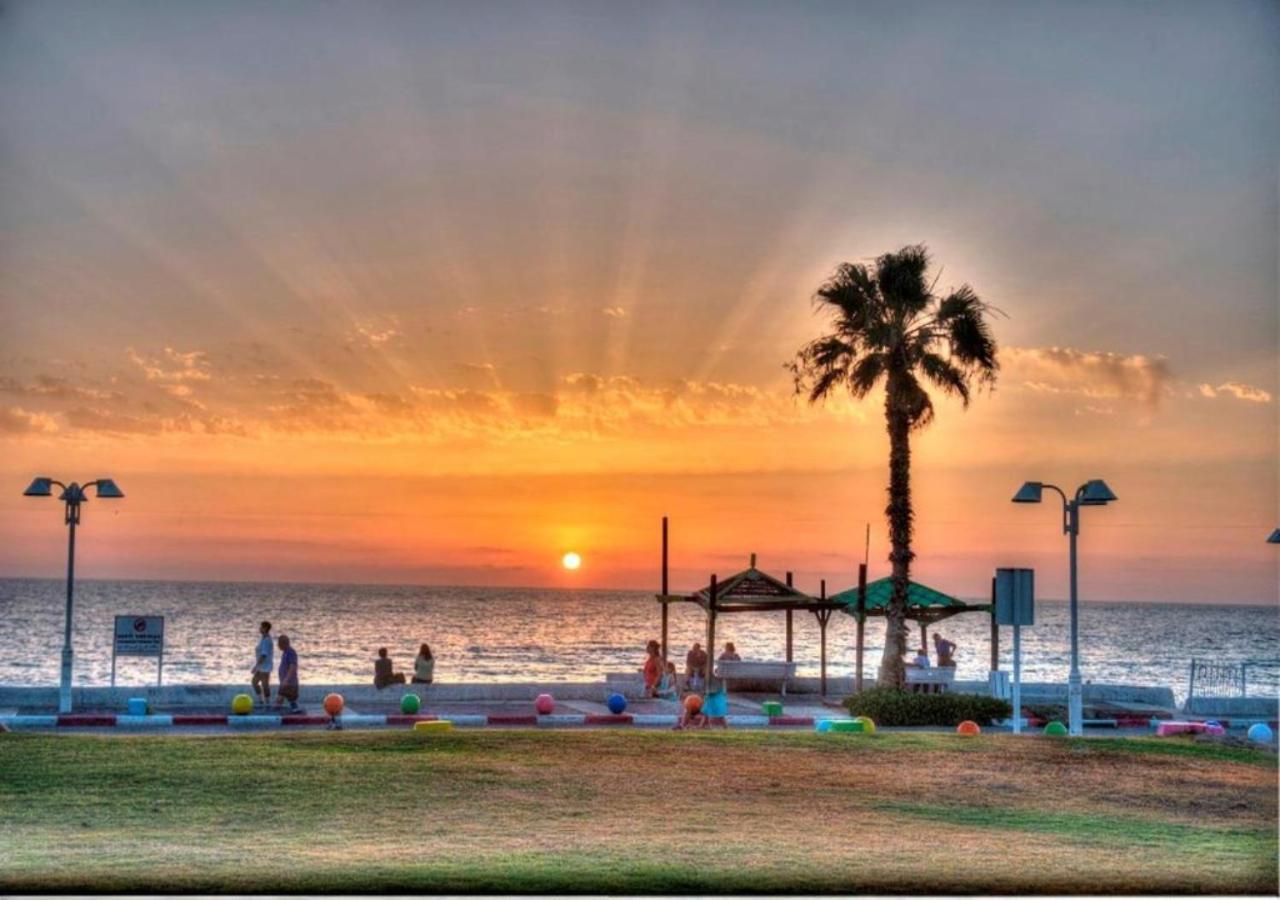 Balfour Sea View City Center Naharia Buitenkant foto