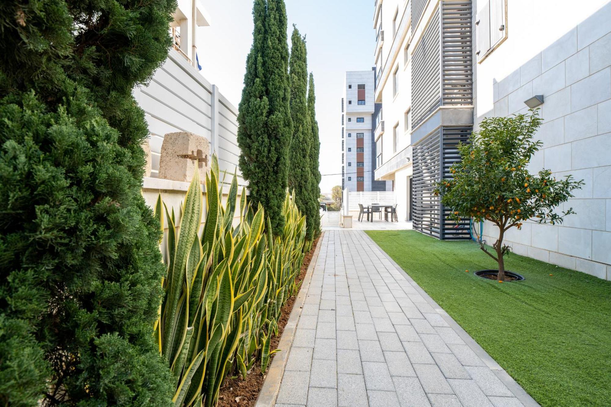 Balfour Sea View City Center Naharia Buitenkant foto