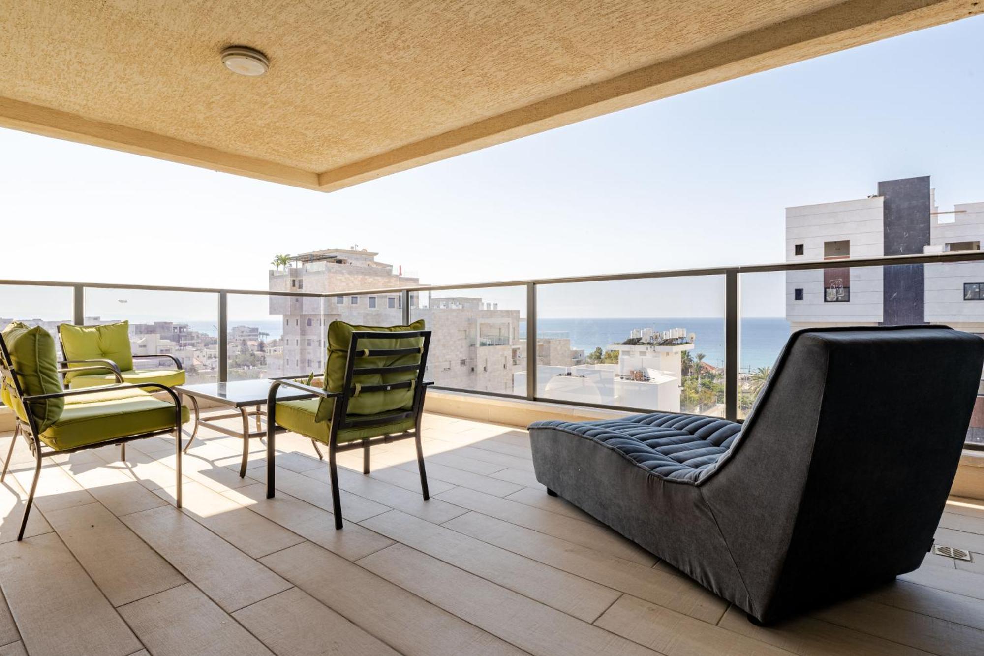 Balfour Sea View City Center Naharia Buitenkant foto