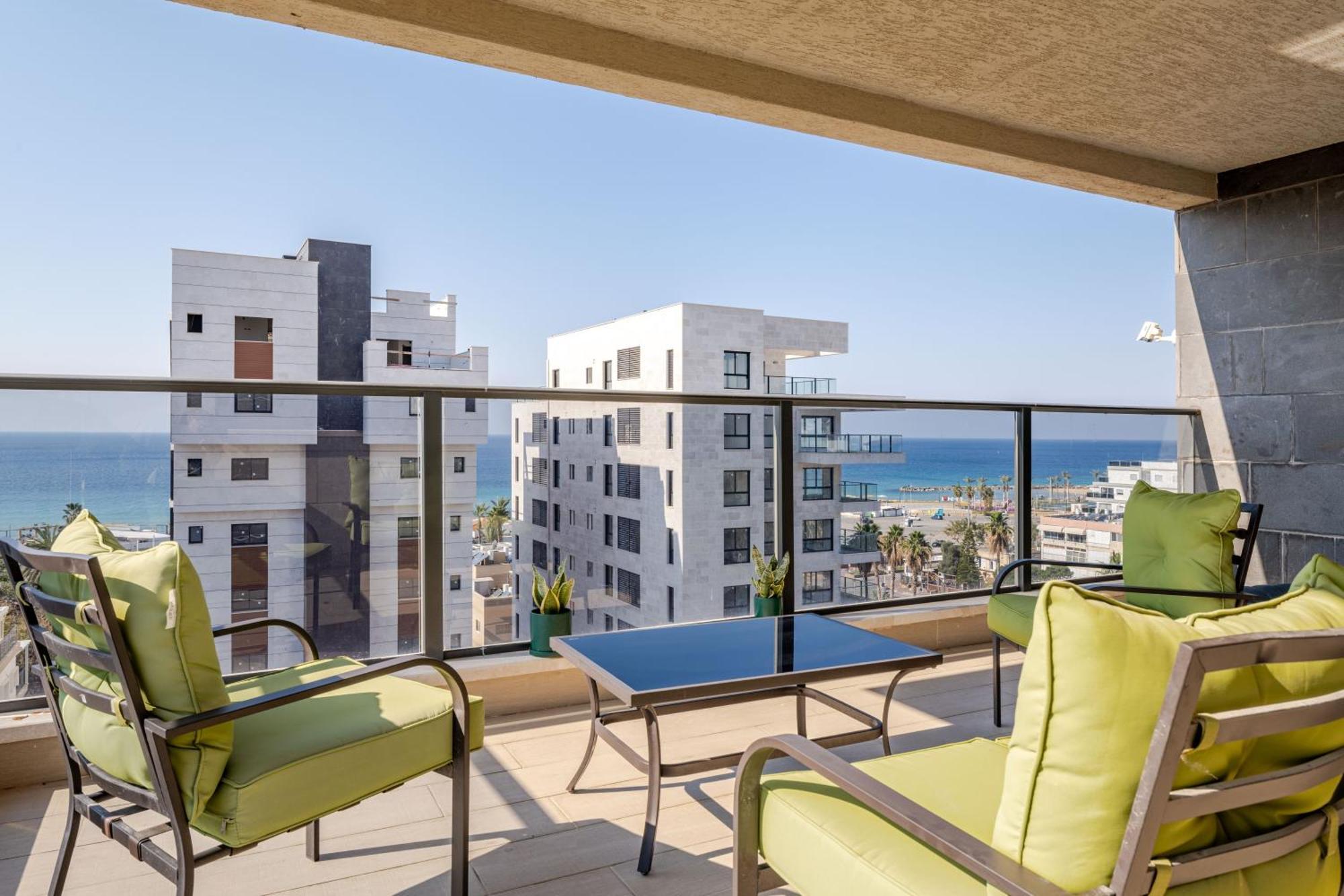 Balfour Sea View City Center Naharia Buitenkant foto