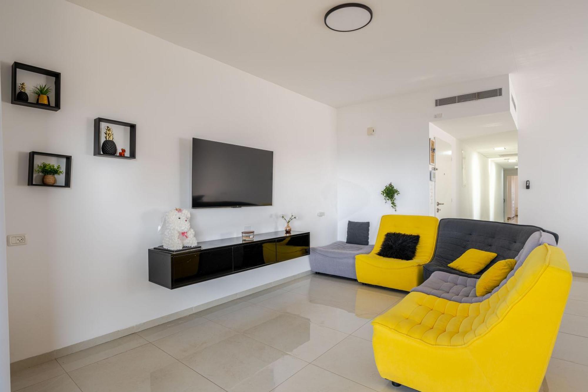 Balfour Sea View City Center Naharia Buitenkant foto