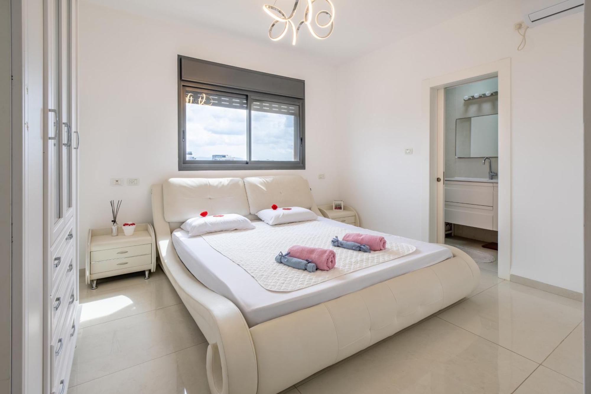 Balfour Sea View City Center Naharia Buitenkant foto