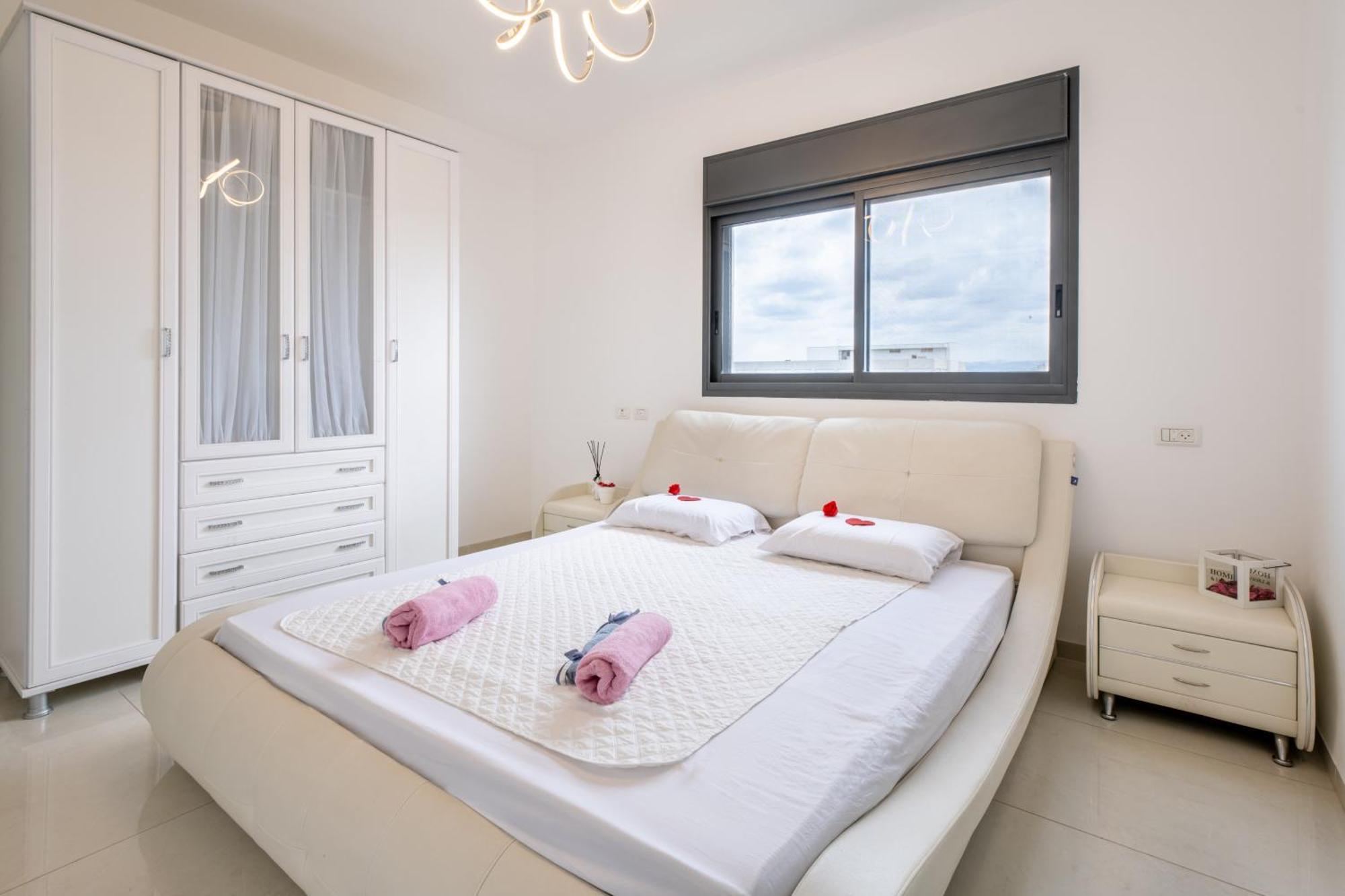 Balfour Sea View City Center Naharia Buitenkant foto