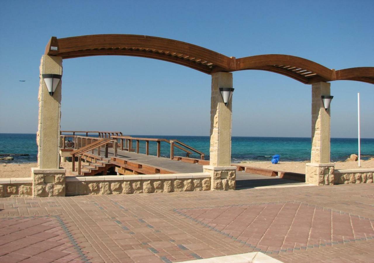 Balfour Sea View City Center Naharia Buitenkant foto